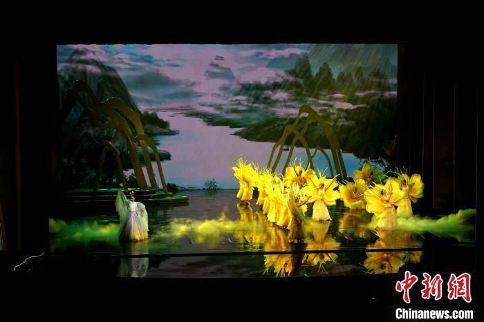 为什么女人谈恋爱会精神空虚?要学会爱自己游戏画面