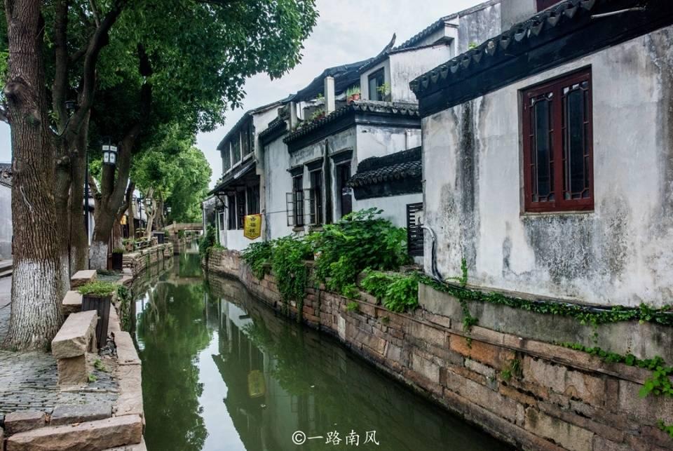 逃离洁白的宾馆